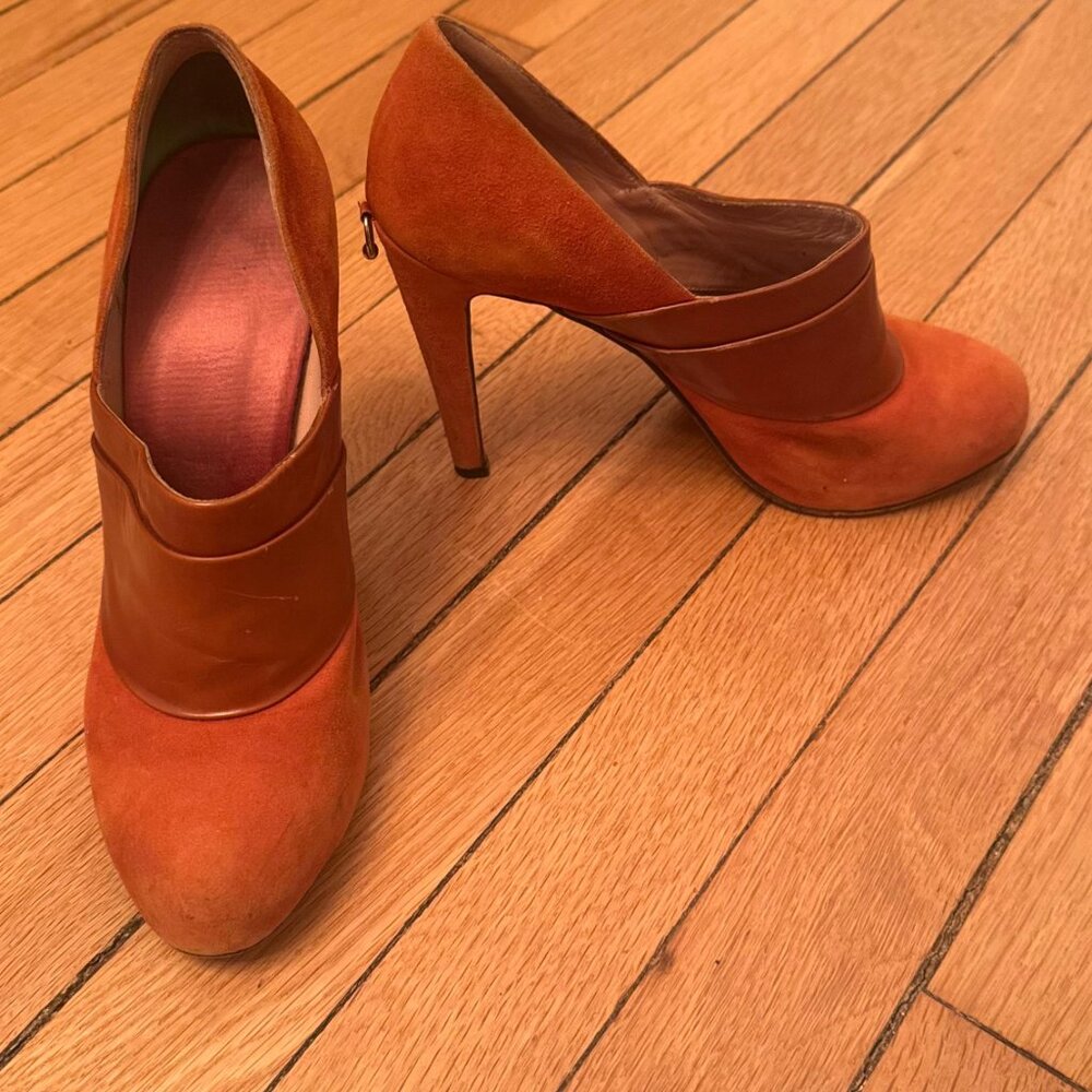 Guillaume Hinfray Guillaume Hinfray Italian Rust Suede Booties - 37.5